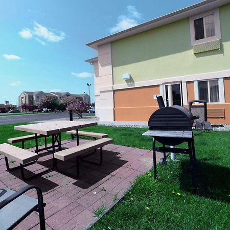 Quality Inn & Suites Springfield Southwest Near I-72 Extérieur photo