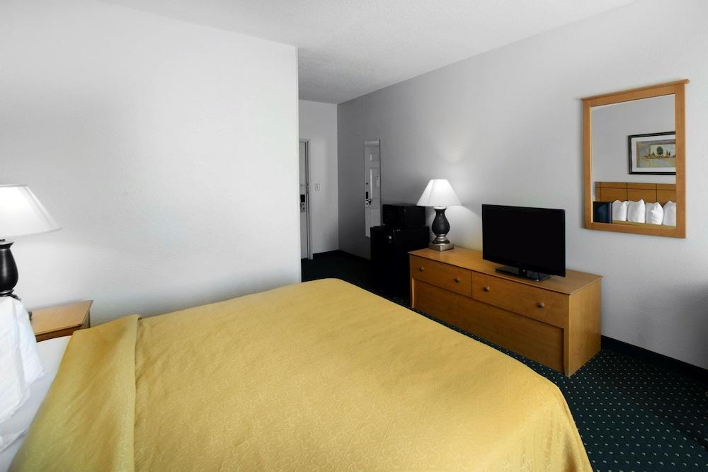 Quality Inn & Suites Springfield Southwest Near I-72 Extérieur photo