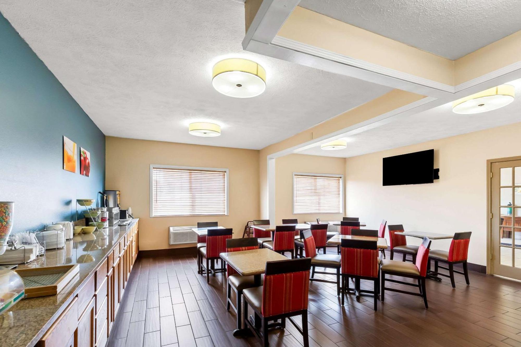 Quality Inn & Suites Springfield Southwest Near I-72 Extérieur photo